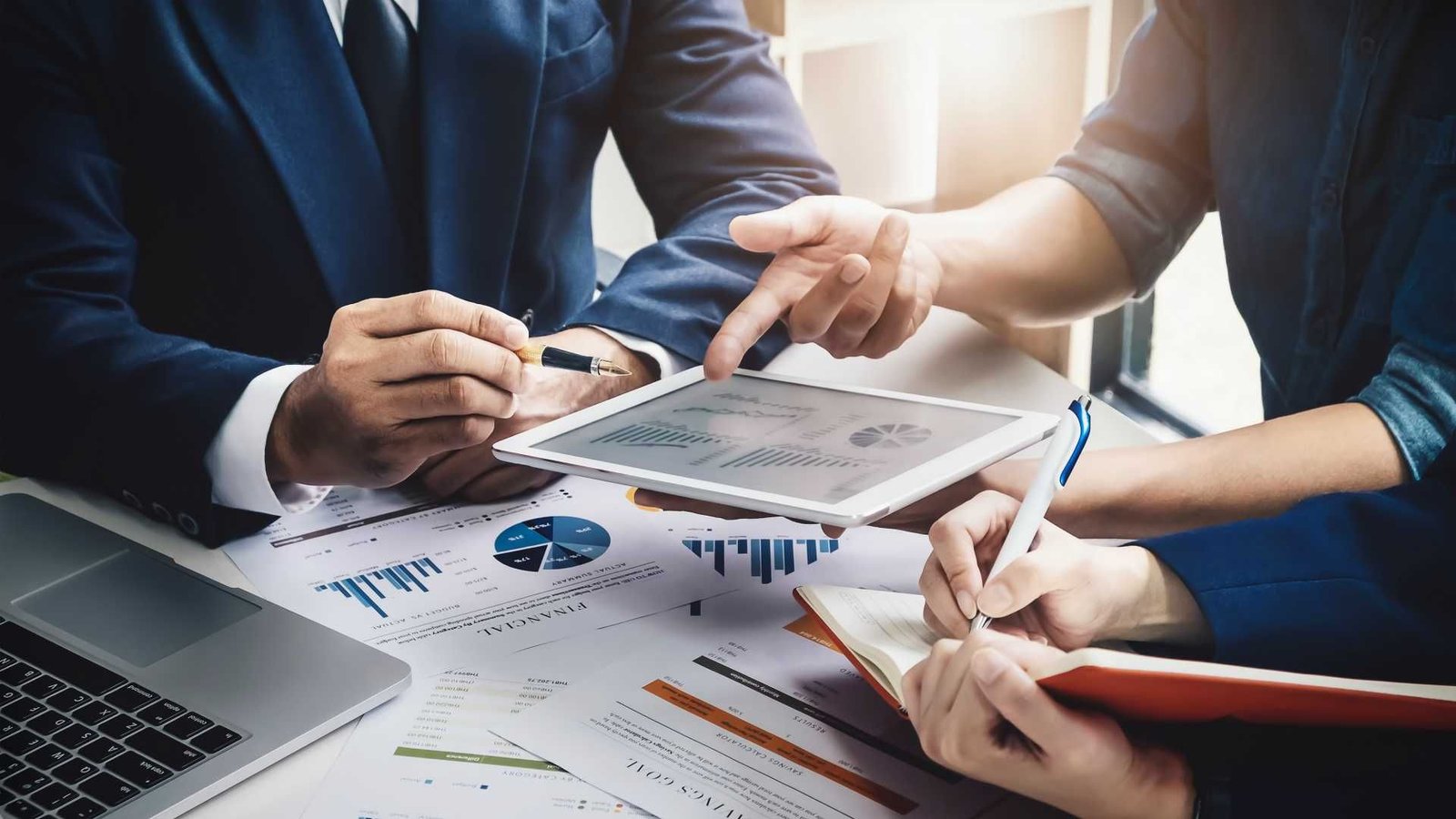What is AI Sales Forecasting? How It Differs From Traditional Methods