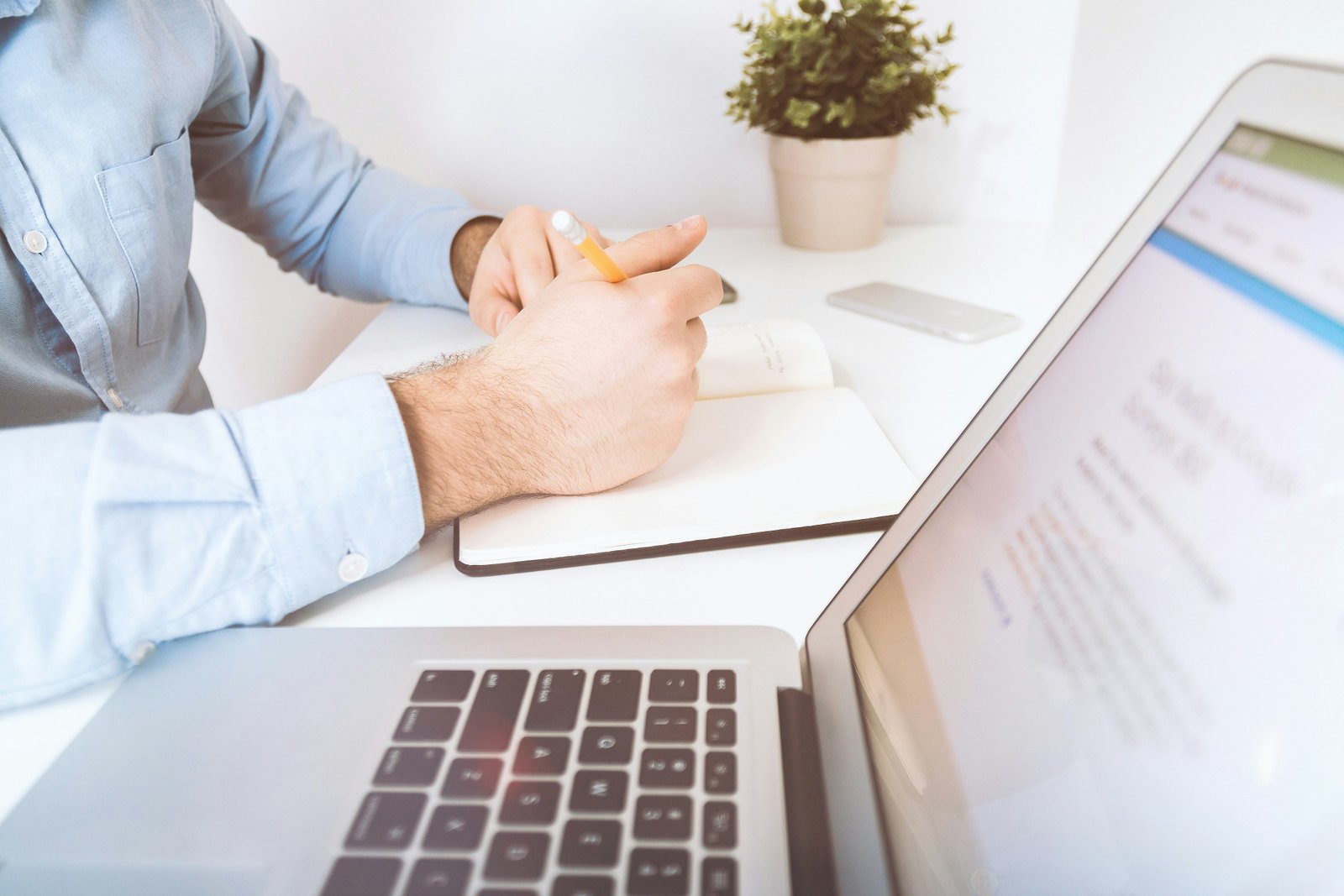 How To Build a Sales Enablement Plan in 8 Steps & 10 Best Practices